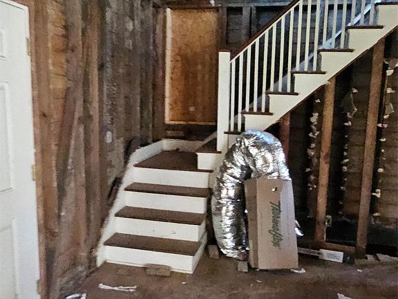 5th image of 468 Liberty St
