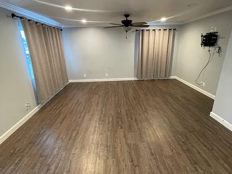 1534 Ventura Way — Photo 3