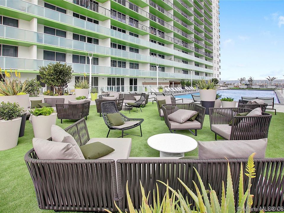1st image of 1752 N Bayshore Dr #12F