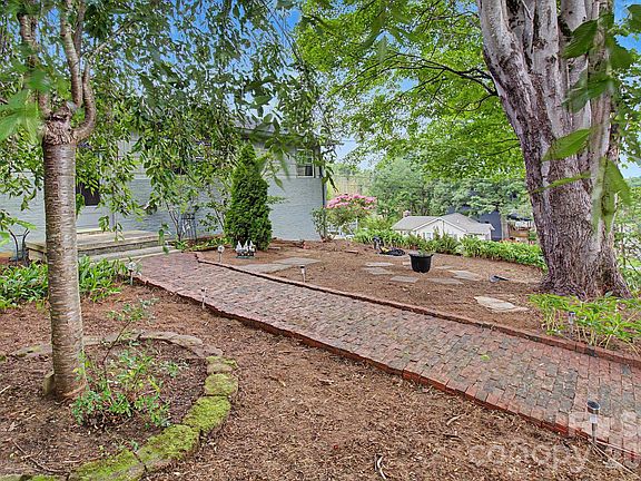 2nd image of 25 Wentworth Ave
