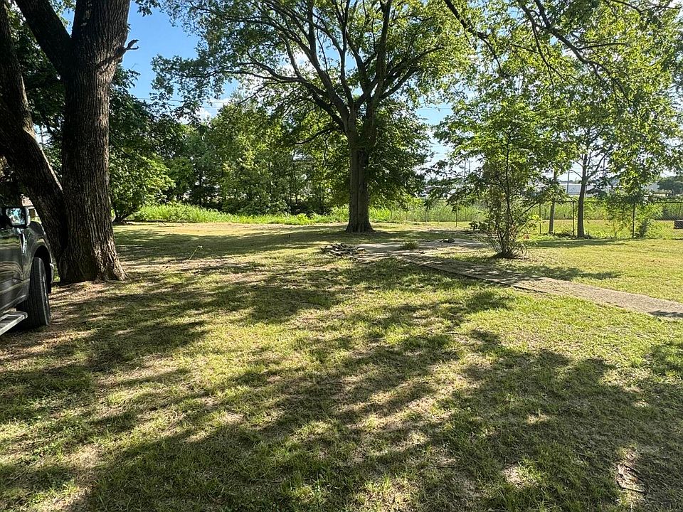 2nd image of W Elizabeth St