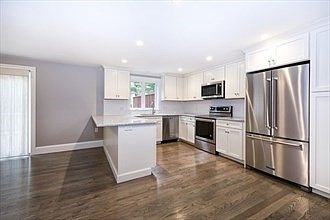 5th image of 476 King St #1