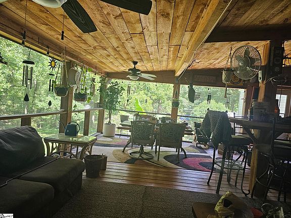 4th image of 119 Twin Oaks Dr
