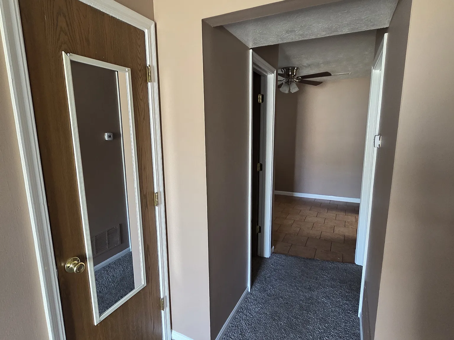 213 Lindsey St — Photo 3