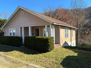 14 Thomas St, Gauley Bridge, WV 25085
