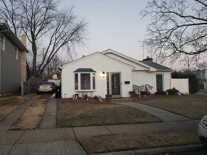 1st image of 2631 Forest Ave