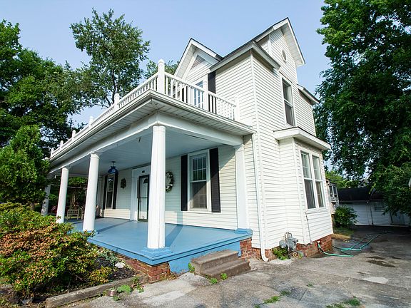 2nd image of 2516 Montclair Ave