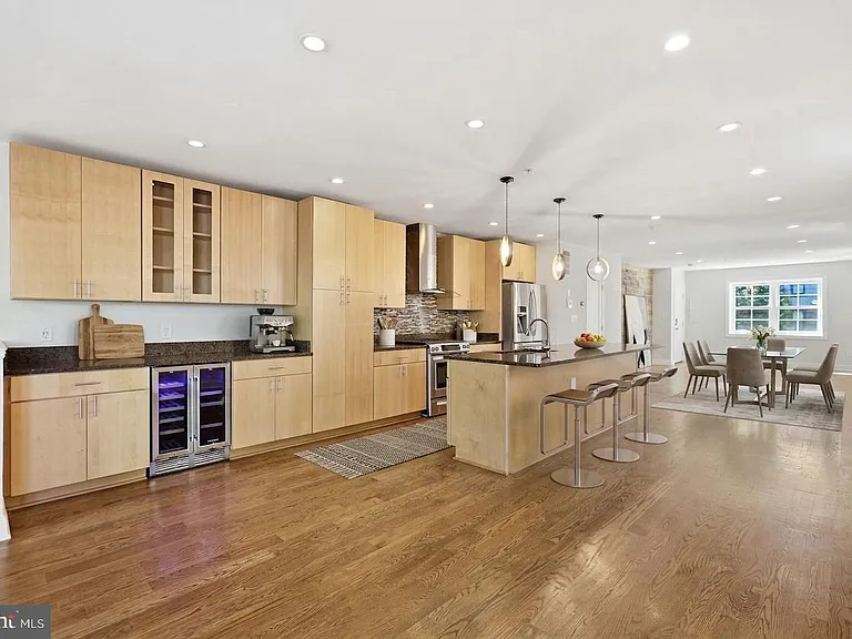 1820 Independence Ave SE #1 — Photo 2