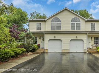 43 Pension Rd, Manalapan, NJ 07726