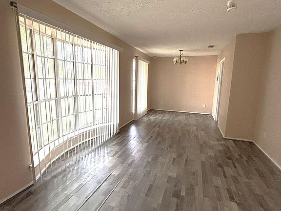 3rd image of 17323 Camberwell Green Ln