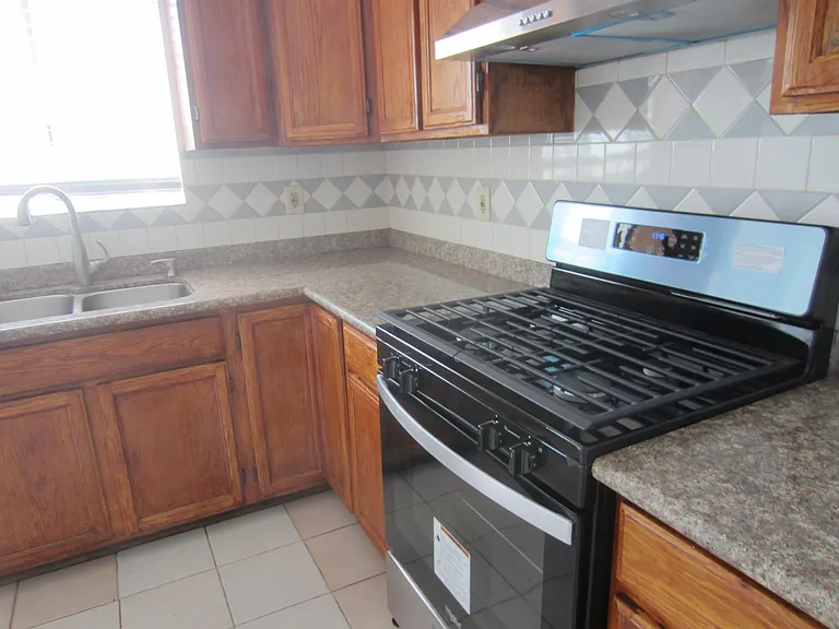 1223 E 15th St #1223 — Photo 17