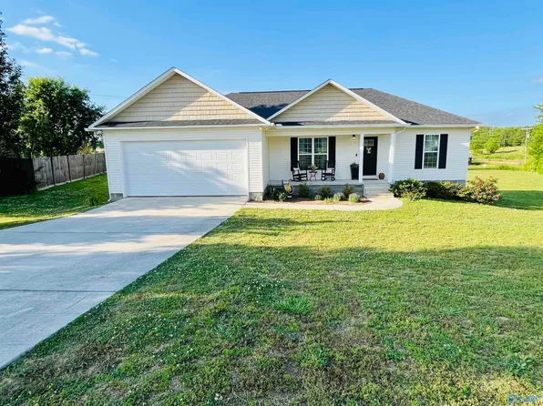444 Granite Cir, Albertville, AL 35950