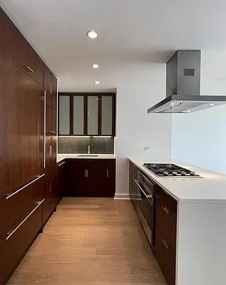 Rented by Square Realty Global Inc | media 24