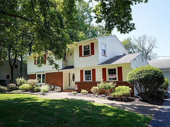 2nd image of 633 Sequoia Dr