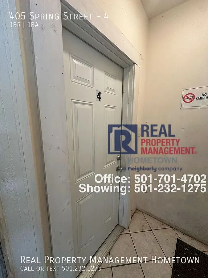Studio Apartment Available Now!! — Photo 2