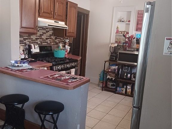 5th image of 824 W La Clede Ave