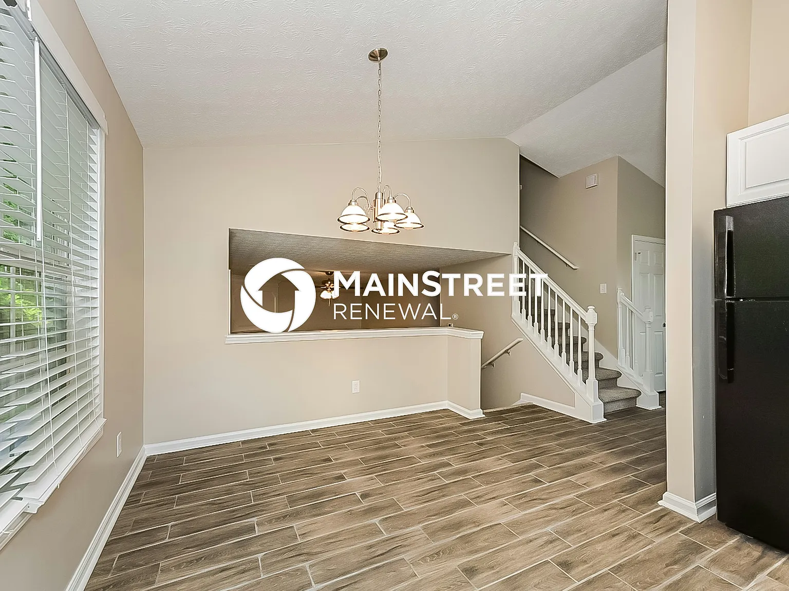 1547 Enchanted Forest Dr — Photo 3