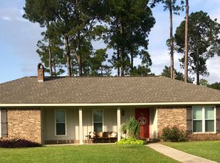 3 Lakeshore Dr, Columbia, MS 39429