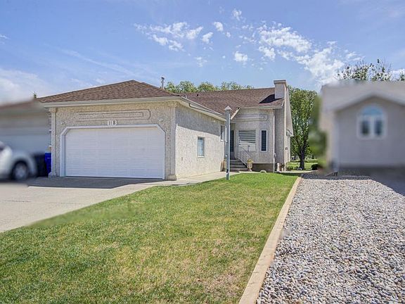 3rd image of 11 B Westlynn Dr W