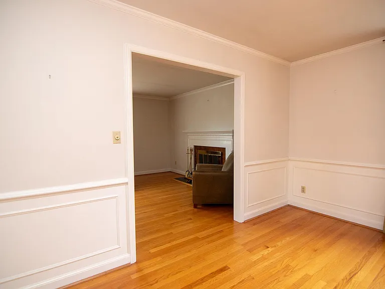 1313 Grove Rd — Photo 7