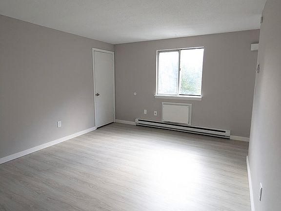 4th image of 76 Sherman Ave #2
