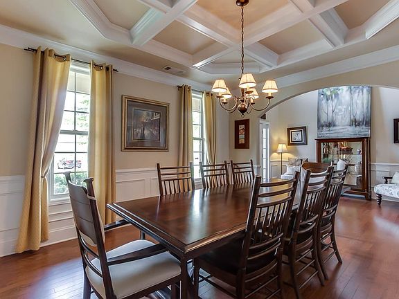 5th image of 119 Carlton Creek Dr