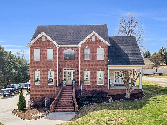 2nd image of 278 Bartlett Cir NE