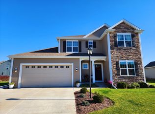 1091 Evergreen Trl, Oconomowoc, WI 53066