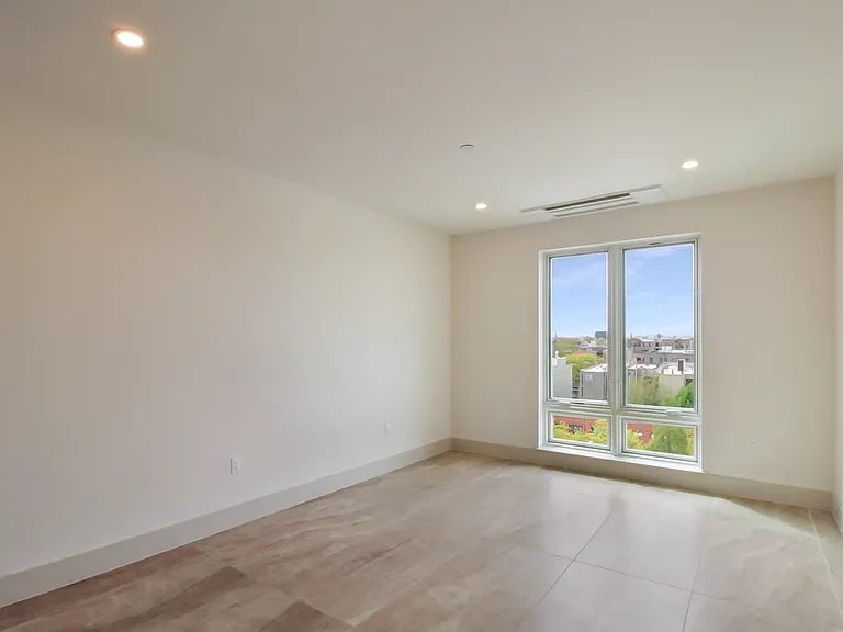 1110 De Kalb Ave #6B — Photo 16