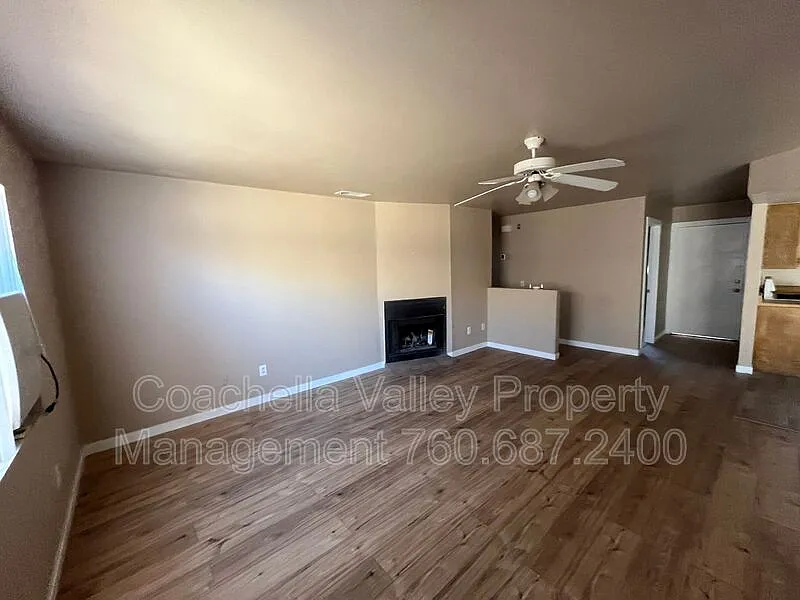 3 bed, 2.0 bath, 1100 sqft, $2,095 — Photo 2
