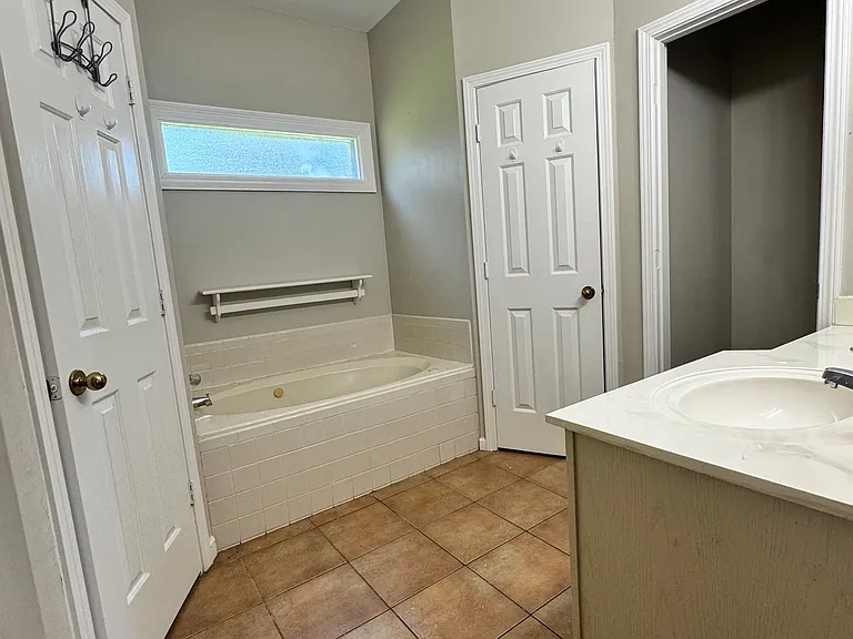 9931 Riggan Dr — Photo 10