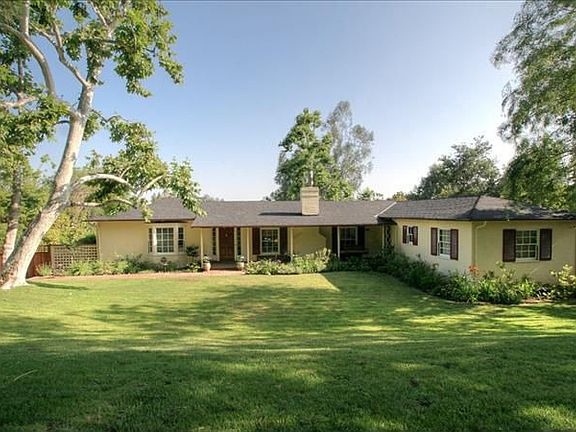 2nd image of 2052 Pinecrest Dr