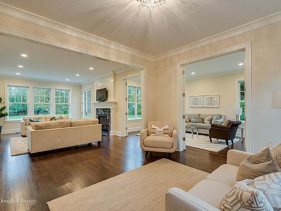 5th image of 50 Rolling Hill Ln