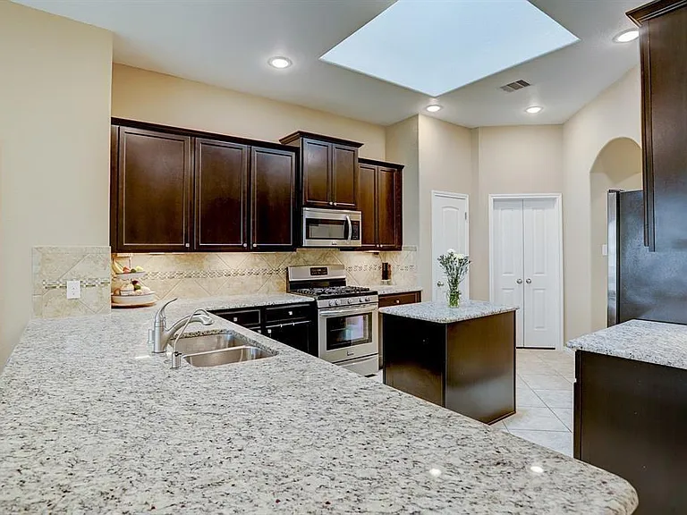 4411 Eclipse Park Ct — Photo 13