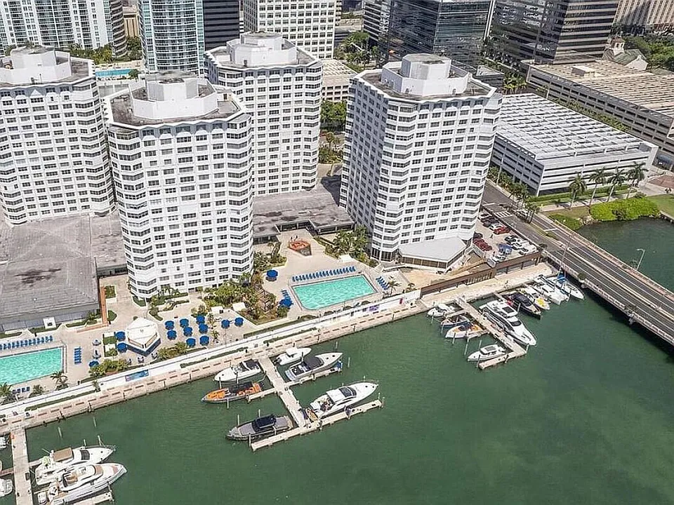 999 Brickell Bay Dr #1206