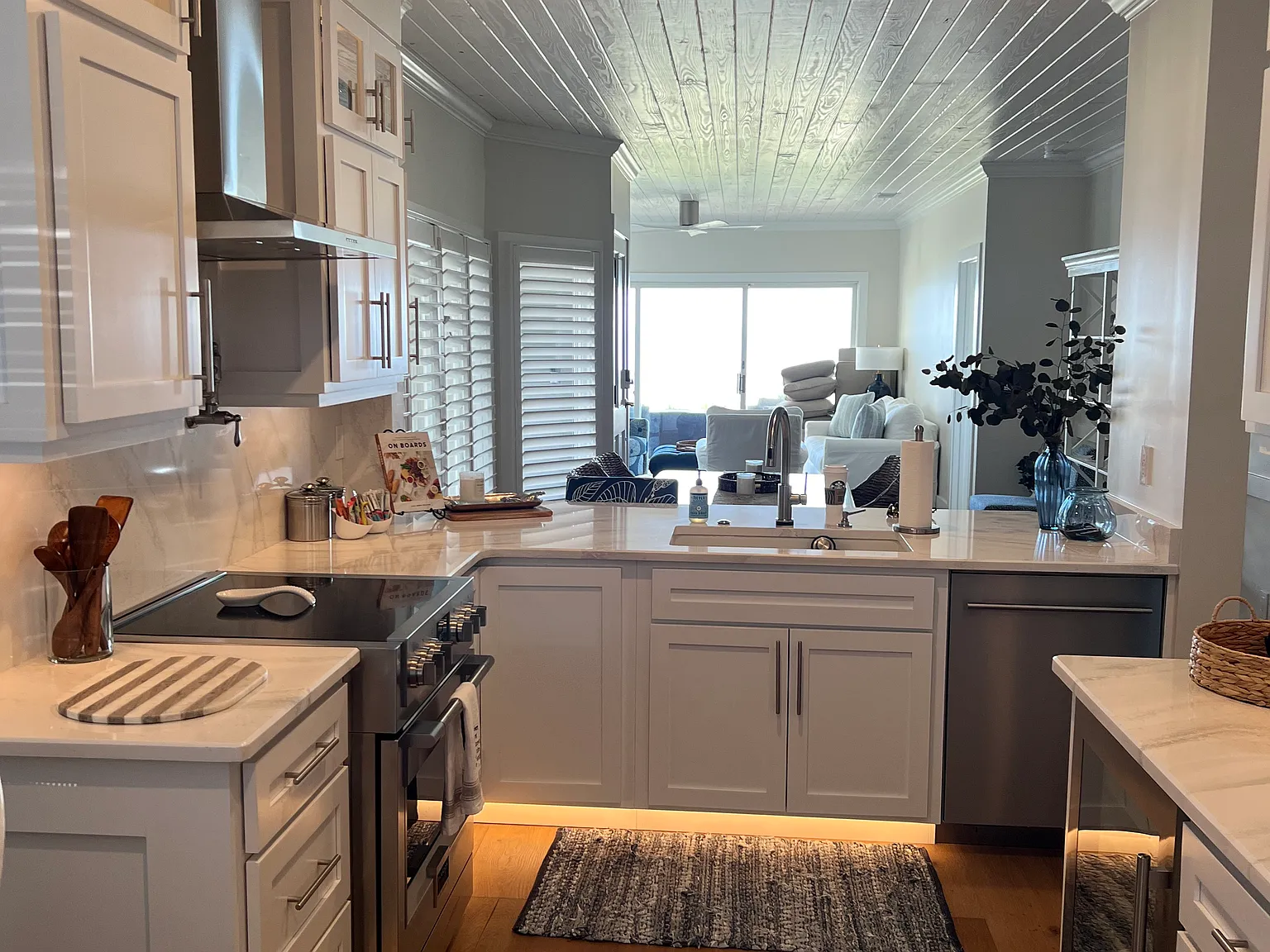 2 bed, 1381 sqft, $7,500 — Photo 3
