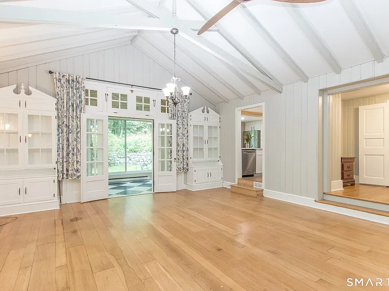 211 New Canaan Rd — Photo 10