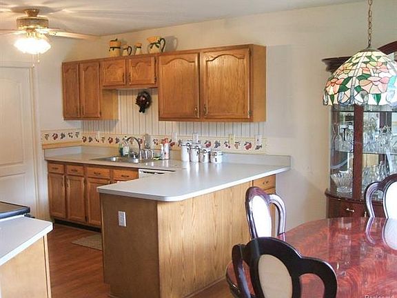 3rd image of 36573 Deerhurst Ct