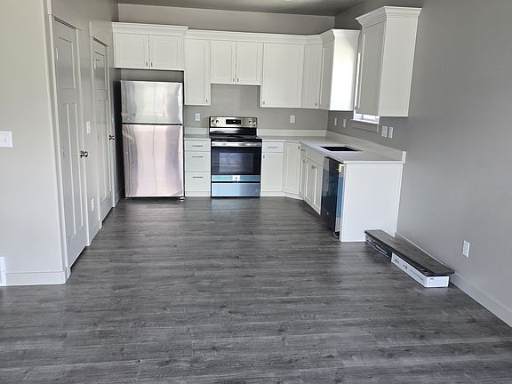 5th image of 3813 S Ogden Ave