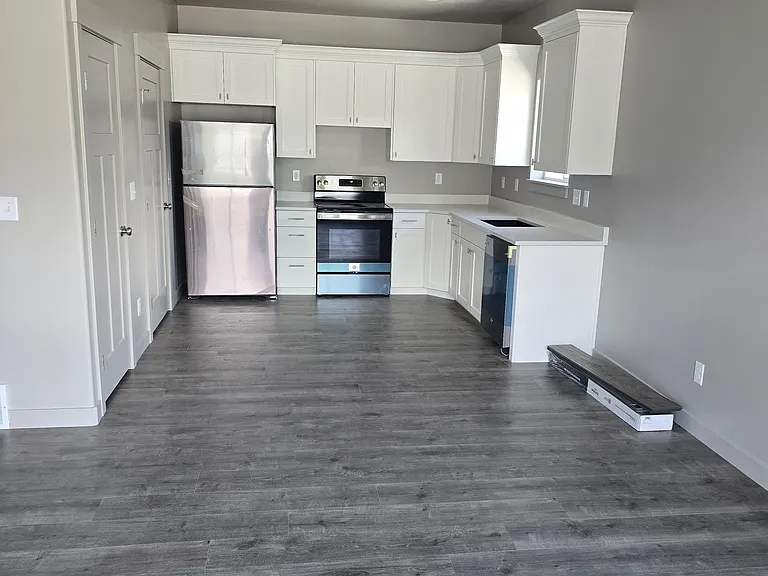 3813 S Ogden Ave — Photo 5