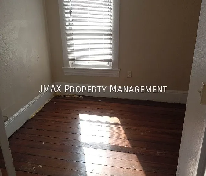 502 Rutherford Ave NW — Photo 16