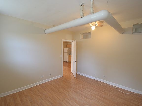 2nd image of 4400 N Winchester Ave #440-4412
