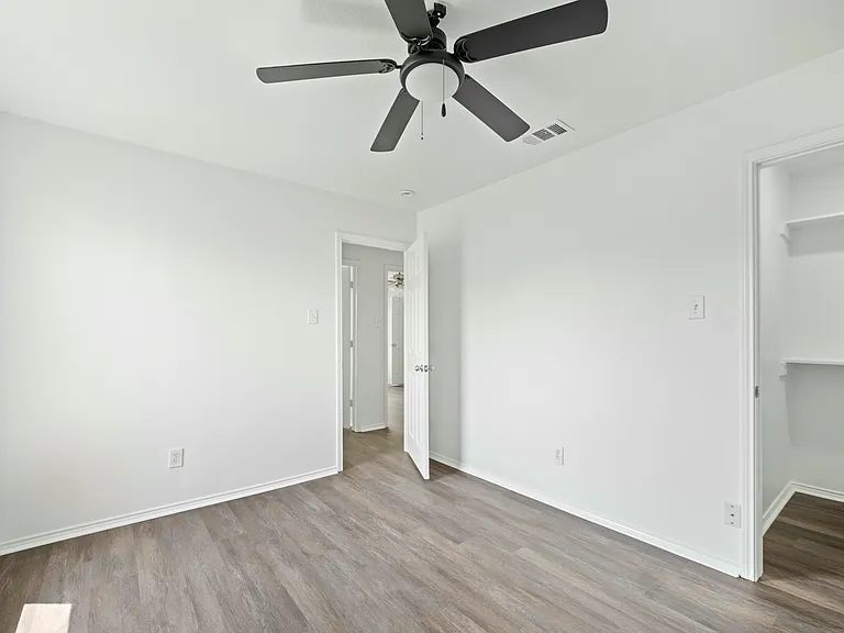 2130 Harvester Dr — Photo 20