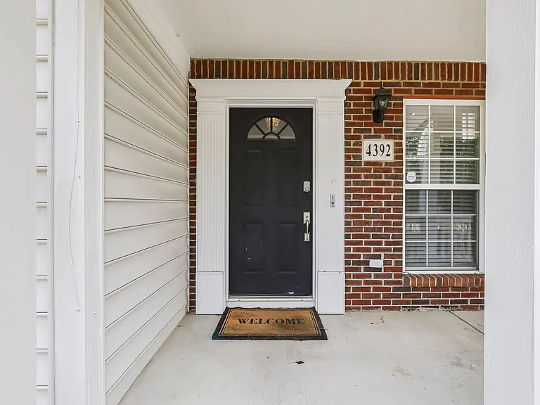 4392 Greensbury Dr — Photo 9