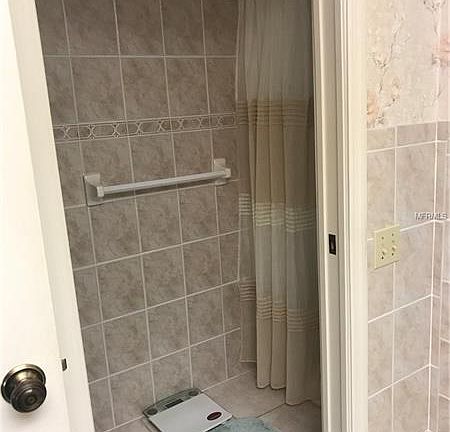 5th image of 4207 Castlewood Dr