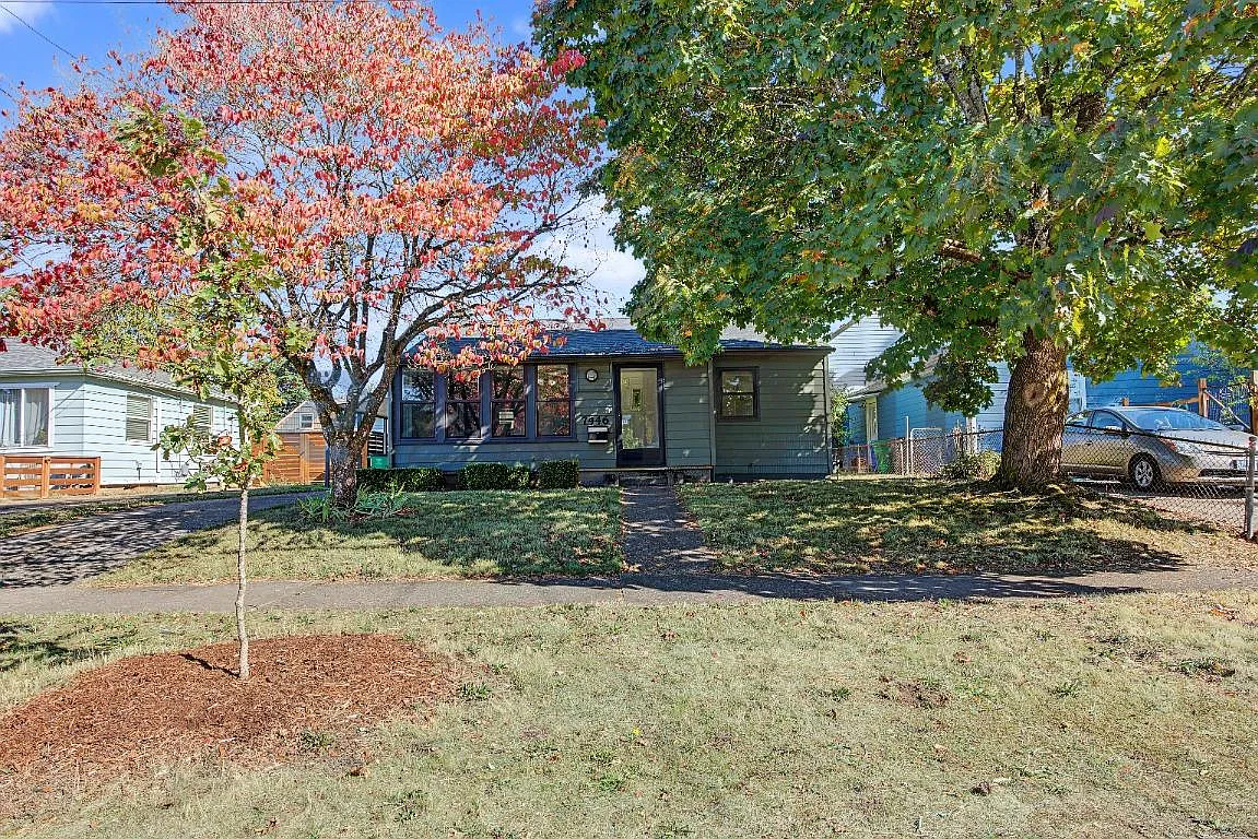 2 bed, 816 sqft, $2,300 — Photo 1