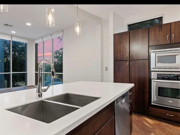 1500 Summit St APT 7, Austin, TX 78741