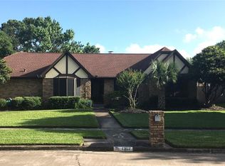 1307 Shadow Bnd, Seabrook, TX 77586