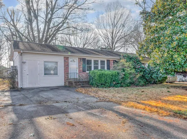 108 McDowell Dr, Boiling Springs, SC 29316