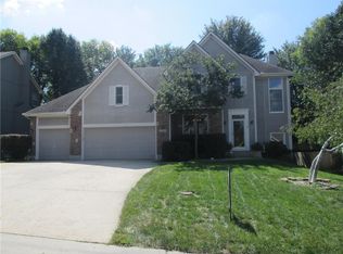 2209 SE 5th St, Lees Summit, MO 64063